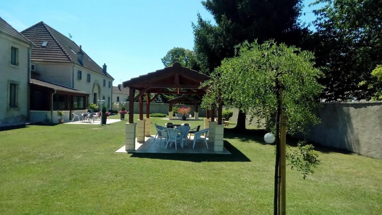 Le Domaine Des Papillons Hotel Beaujeu-Saint-Vallier-et-Pierrejux Buitenkant foto