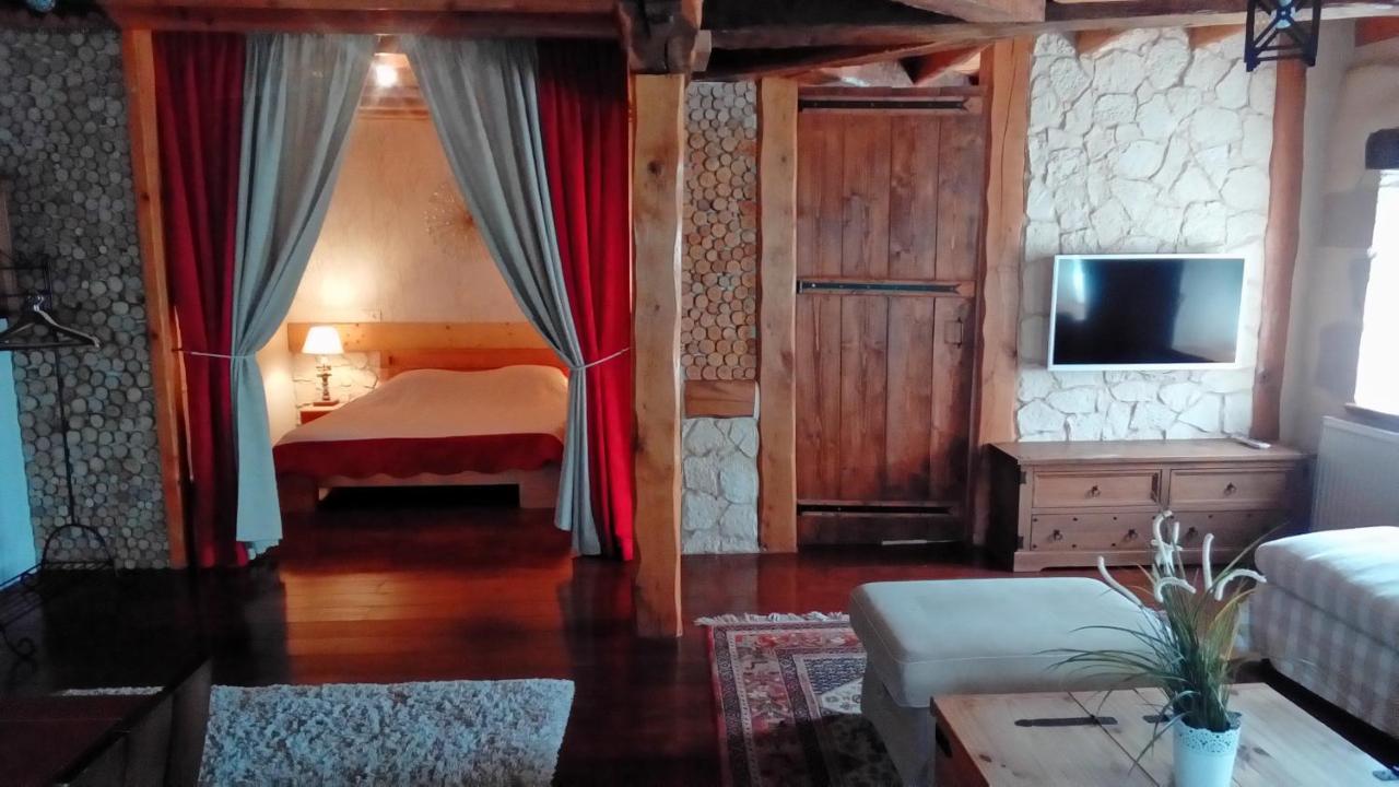 Le Domaine Des Papillons Hotel Beaujeu-Saint-Vallier-et-Pierrejux Buitenkant foto