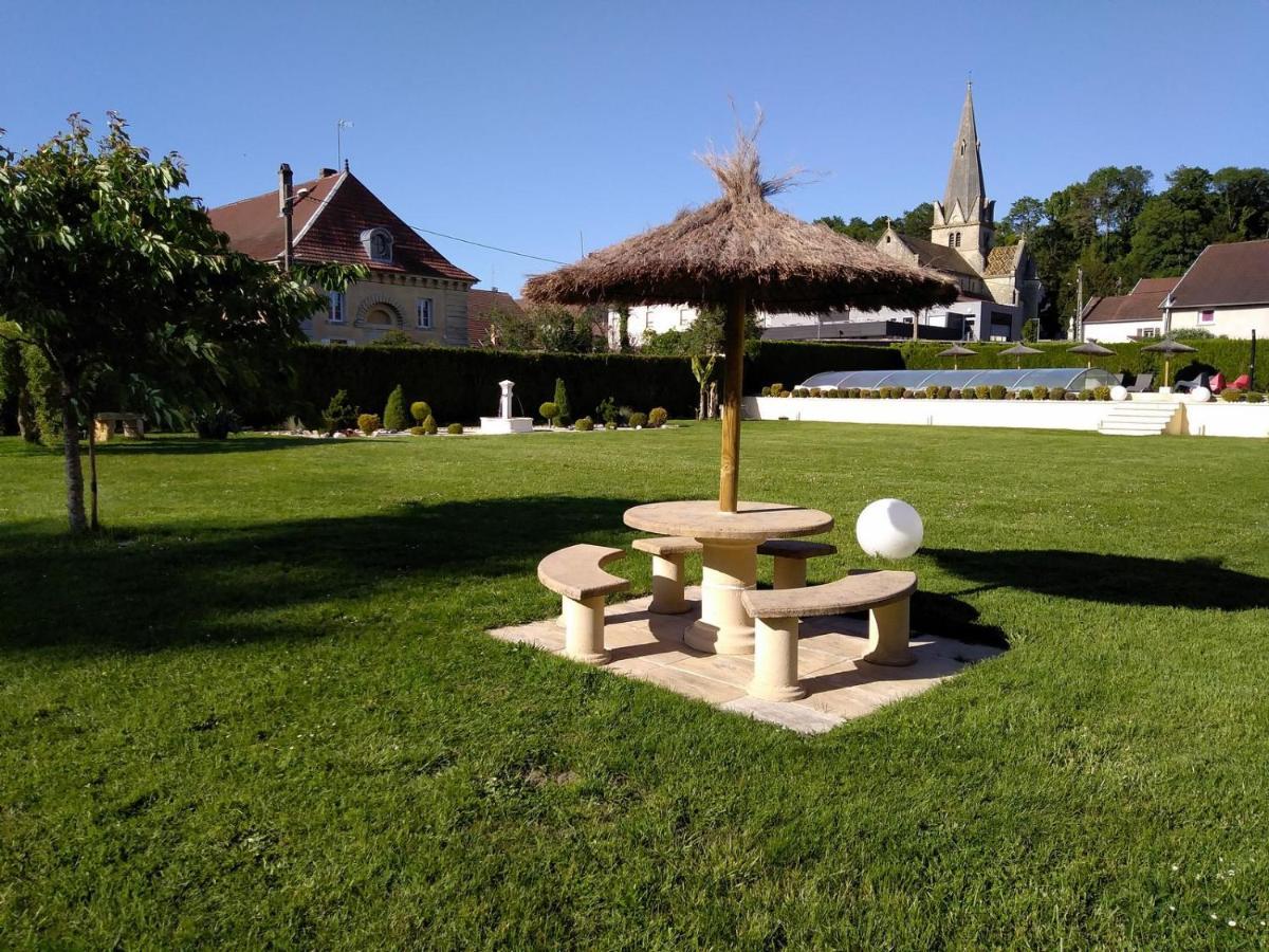 Le Domaine Des Papillons Hotel Beaujeu-Saint-Vallier-et-Pierrejux Buitenkant foto