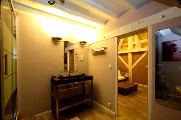 Le Domaine Des Papillons Hotel Beaujeu-Saint-Vallier-et-Pierrejux Kamer foto