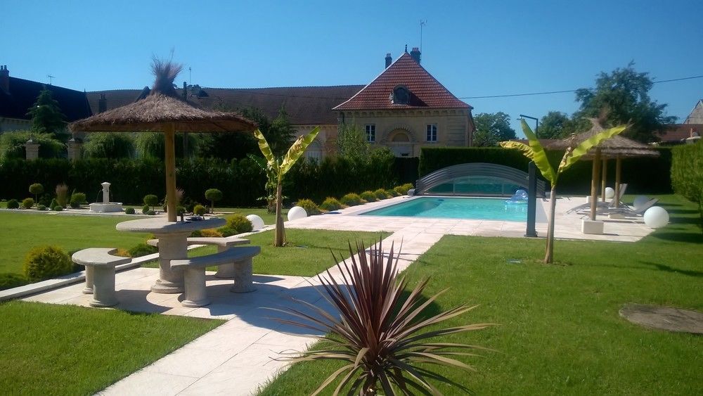 Le Domaine Des Papillons Hotel Beaujeu-Saint-Vallier-et-Pierrejux Buitenkant foto