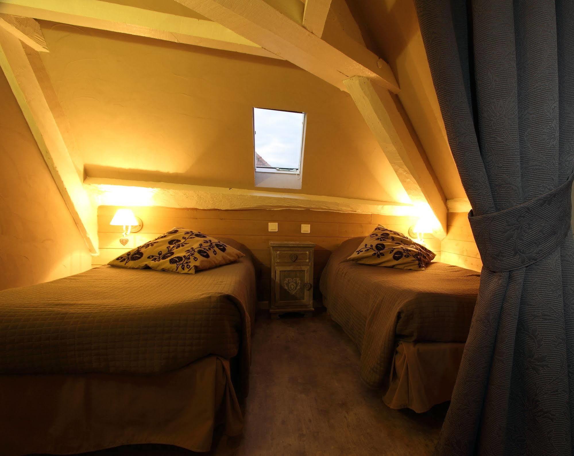Le Domaine Des Papillons Hotel Beaujeu-Saint-Vallier-et-Pierrejux Buitenkant foto