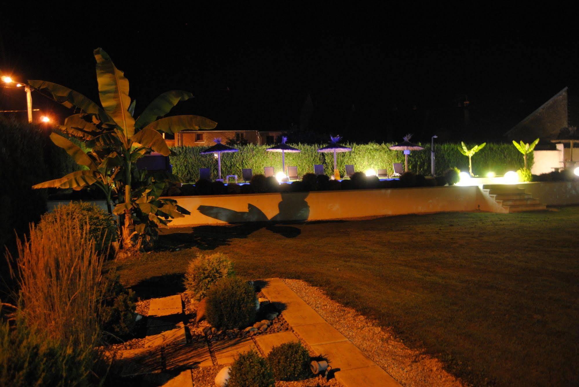 Le Domaine Des Papillons Hotel Beaujeu-Saint-Vallier-et-Pierrejux Buitenkant foto
