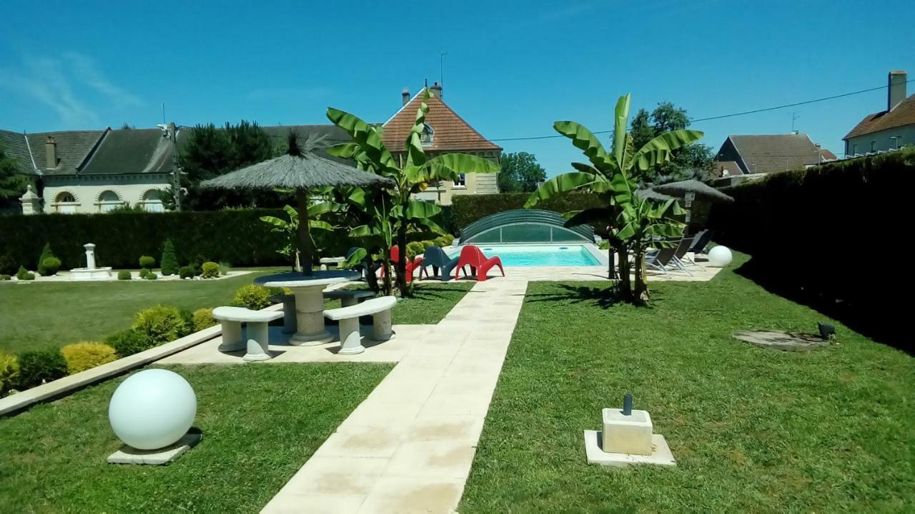 Le Domaine Des Papillons Hotel Beaujeu-Saint-Vallier-et-Pierrejux Buitenkant foto
